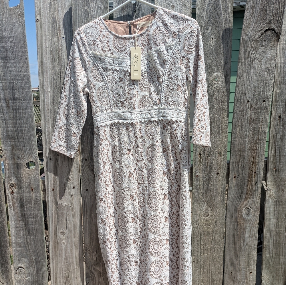 Roolee 3/4 sleeve fully lined Lace Midi
